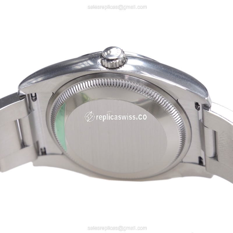Rolex OYSTER PERPETUAL Automatic - Steel Case, Silver Dial | Steel Clasp & Strap - View 4
