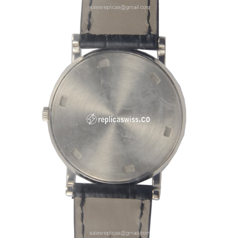 Patek Philippe 3520DG-001 CALATRAVA - Automatic - 18kt Gold Case - White Dial - Black Alligator Strap - View 3