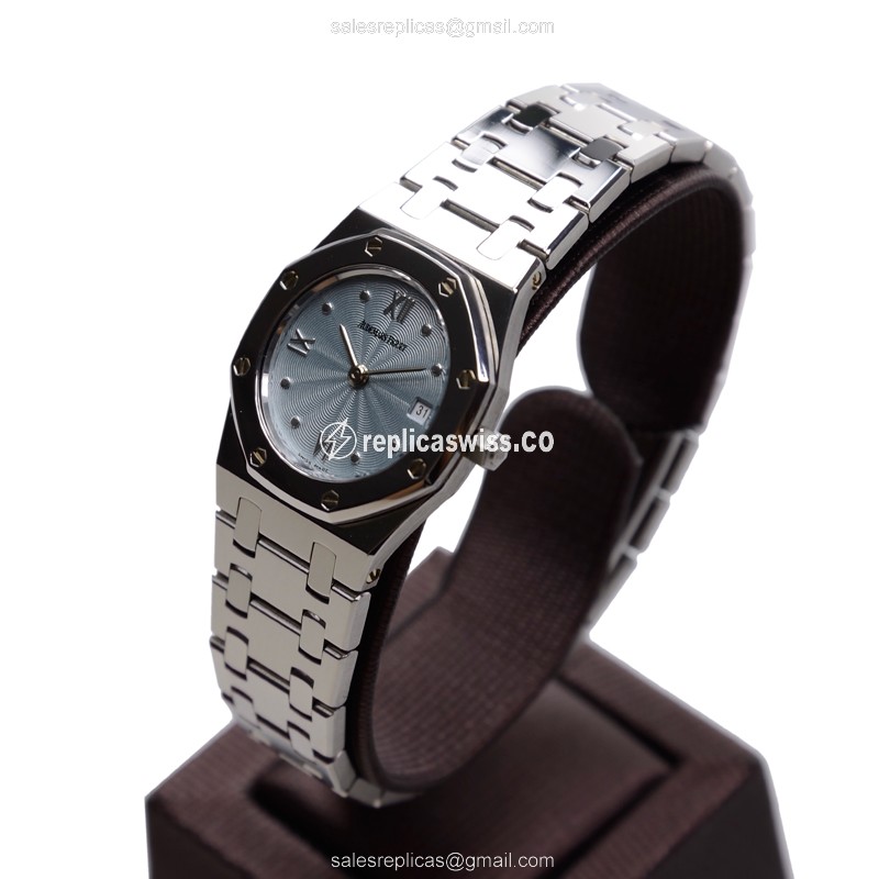 Audemars Piguet Royal Oak Quartz - Blue Dial - Steel Case - Silver Steel Strap - View 3