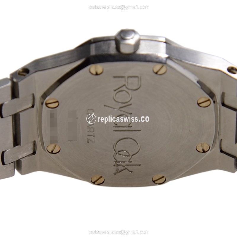 Audemars Piguet ROYAL OAK Quartz - Black Dial - Steel Case - Silver Strap - View 4