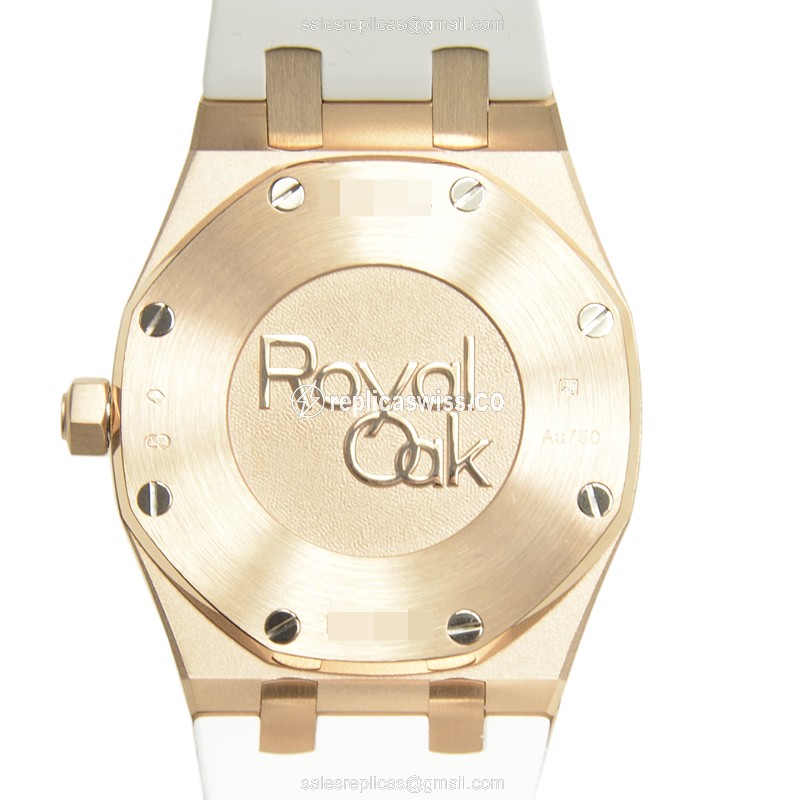 Audemars Piguet Royal Oak Quartz - 18kt Rose Gold - Diamonds - Silver Dial - Rubber Strap - View 3