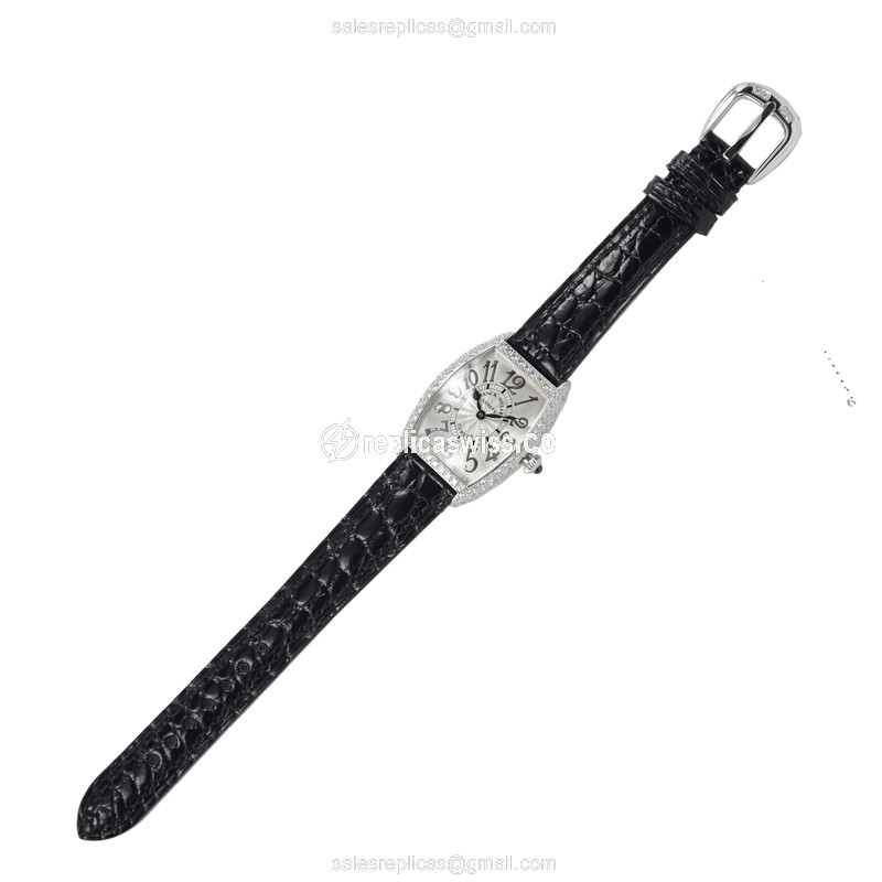 Franck Muller 1752 QZ D REL OG CINTREE CURVEX - Quartz - 18kt White Gold - Diamond - Silver Dial, Black Alligator Strap - View 2