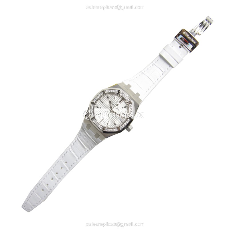 Audemars Piguet Royal Oak Replica - Automatic - Diamond Case - Silver Dial - White Alligator Strap - View 2
