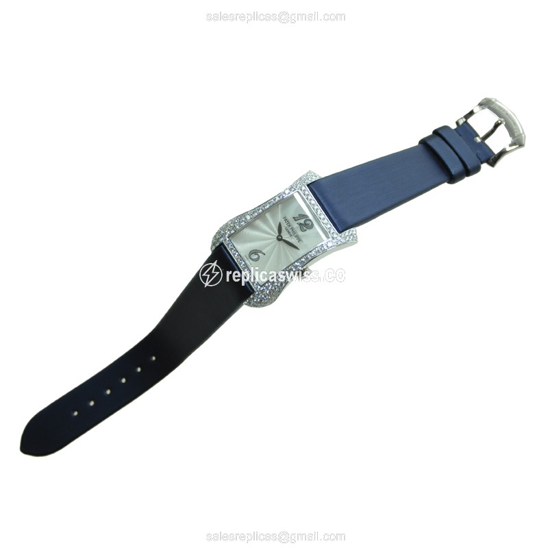 Patek Philippe 4972G-001 GONDOLO Quartz - 18kt White Gold - Diamond - Gray Dial - Blue Satin Strap - View 2