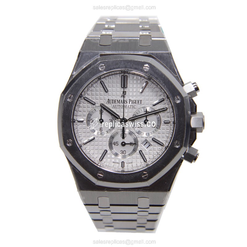 Audemars Piguet Royal Oak Automatic - Stainless Steel Case - Silver Dial - Steel Band - View 2