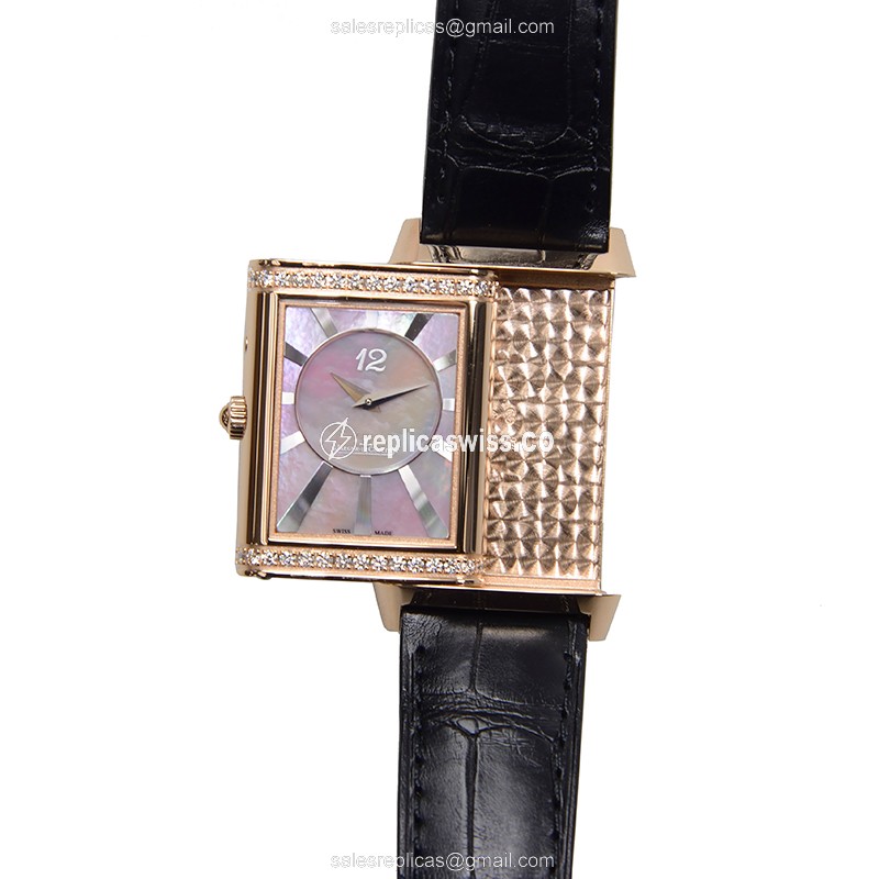 Jaeger-Lecoultre Q3302421 REVERSO - 18kt Rose Gold - Manual Wind - Silver Dial - Black Alligator Strap - View 4