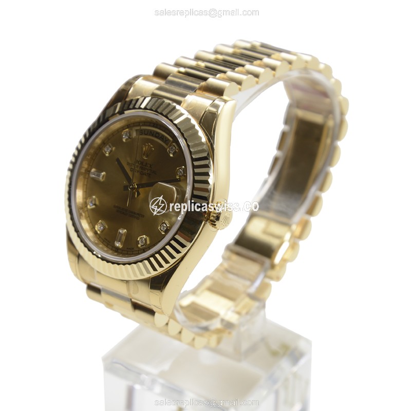 Rolex DAY-DATE Replica - Automatic - 18kt Gold Case, Gold Dial, Gold Clasp - View 3