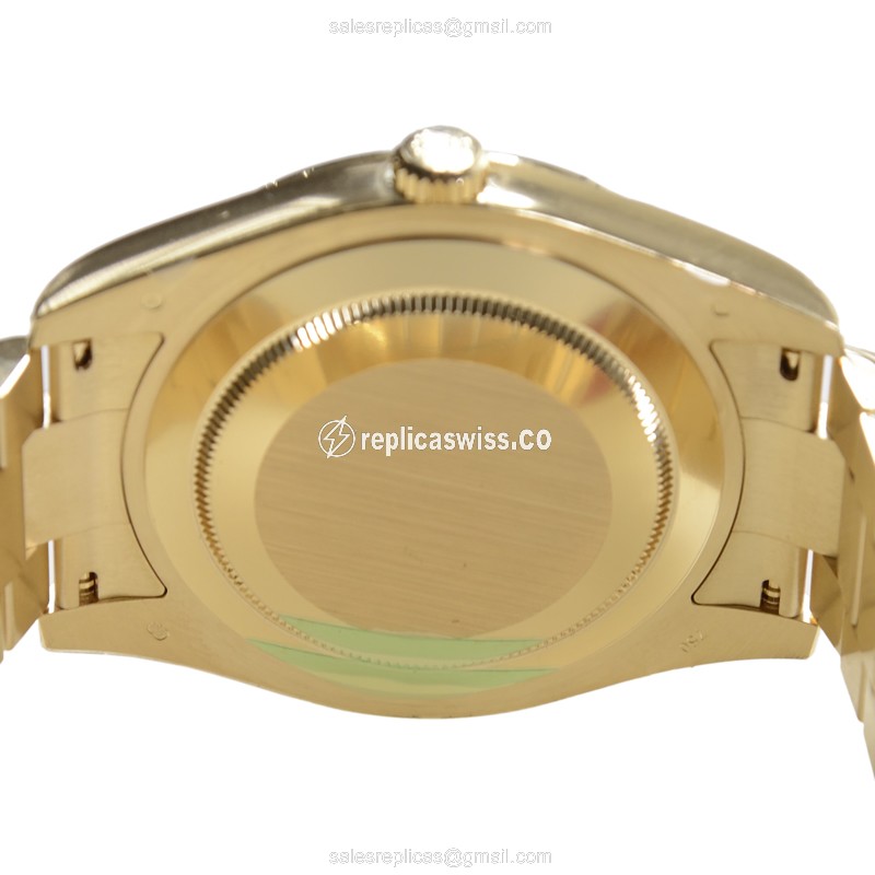 Rolex DAY-DATE Replica - Automatic - 18kt Gold Case, Gold Dial, Gold Clasp - View 4