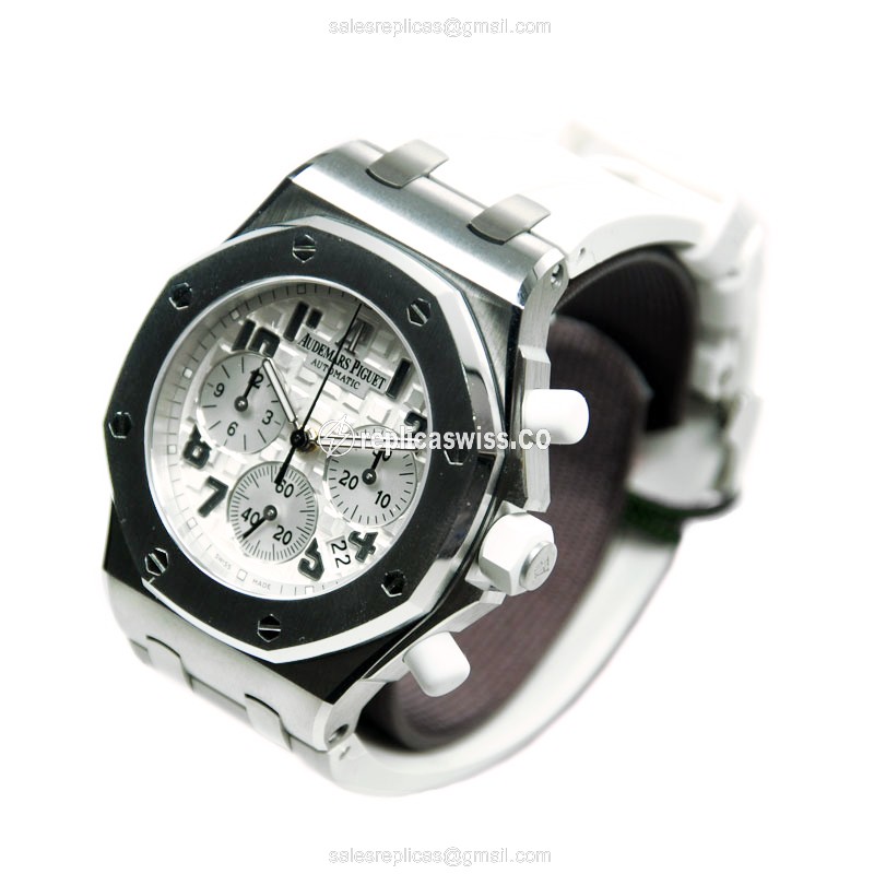 Audemars Piguet Royal Oak Offshore - Automatic - Steel Case - White Dial - Rubber Strap - View 3