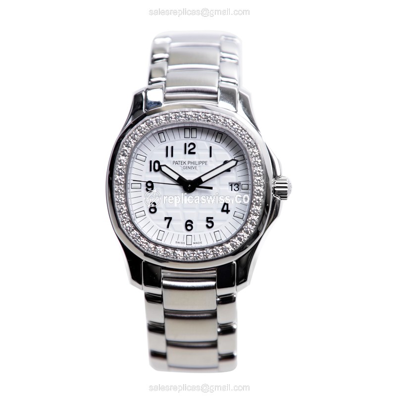 Patek Philippe AQUANAUT Quartz - Diamond Dial - White - Steel Clasp - Silver Strap - View 3