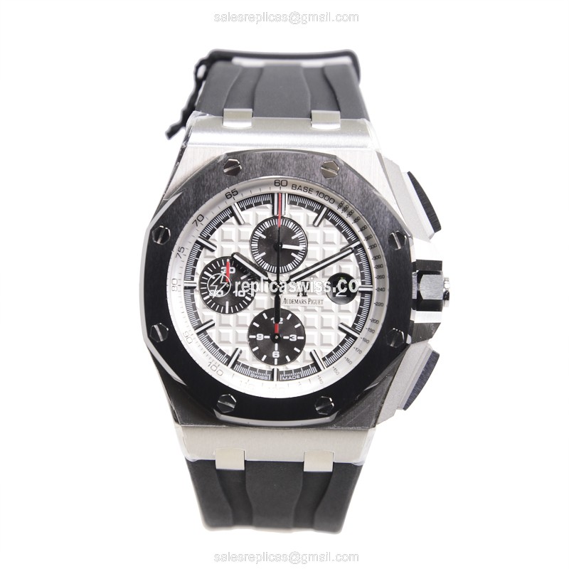 Audemars Piguet Royal Oak Offshore - Auto - Stainless Steel - Silver Dial - Rubber Black Buckle - View 2