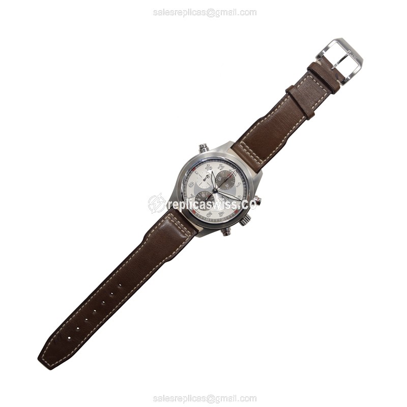 IWC PILOTS Automatic - Stainless Steel - Silver Dial - Brown Cowhide - Sapphire Crystal - View 2