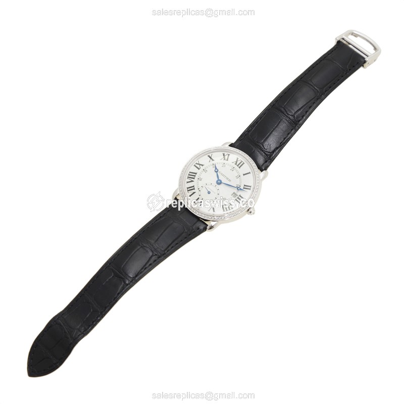 Cartier WR007018 RONDE LOUIS CARTIER - Automatic - 18kt White Gold - Diamond - Silver Dial - Black Alligator Strap - View 3