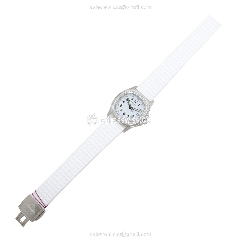 Patek Philippe AQUANAUT Quartz - White Dial - Steel Case - Rubber Strap - Clasp - View 2