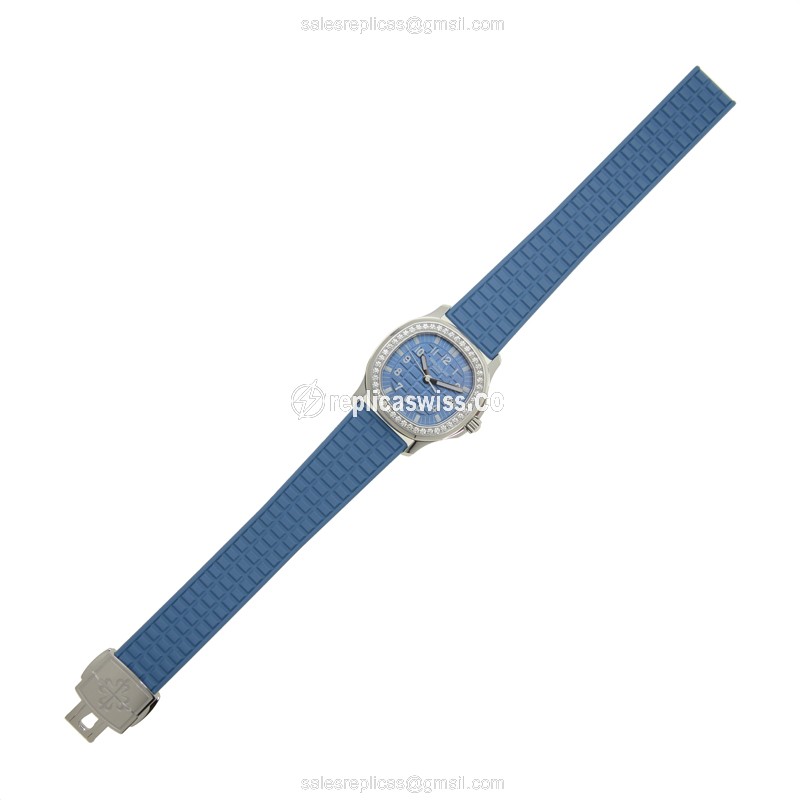 Patek Philippe AQUANAUT Quartz - Blue Dial - Diamond Case - Rubber Blue Strap - Clasp - View 2
