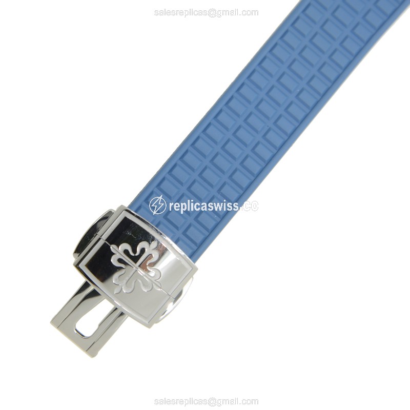 Patek Philippe AQUANAUT Quartz - Blue Dial - Diamond Case - Rubber Blue Strap - Clasp - View 4