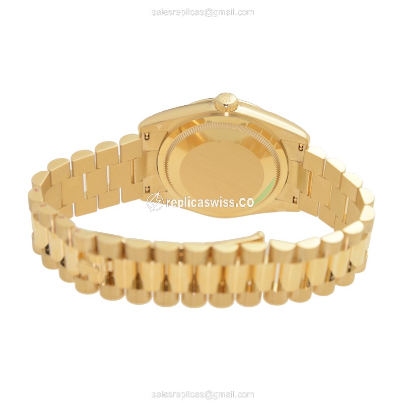 Rolex DAY-DATE Replica - Automatic - 18kt Gold Case, Silver Dial, Gold Clasp & Strap - View 4