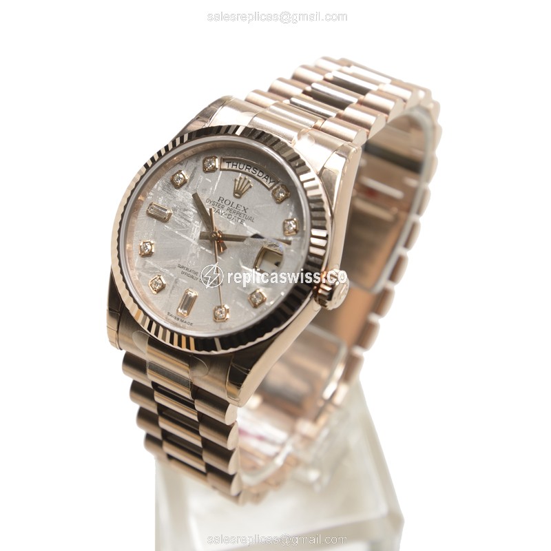 Rolex DAY-DATE Replica - Automatic - 18kt Rose Gold - White Dial - Gold Clasp - View 3