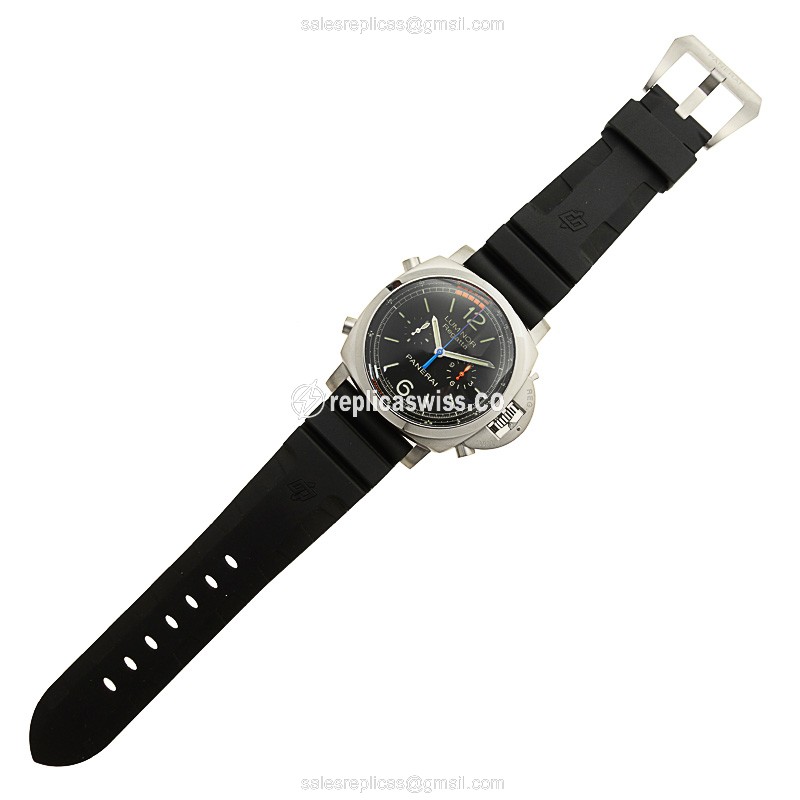 Panerai PAM00526 LUMINOR - Auto - Black Dial - Rubber Strap - Buckle Clasp - View 2