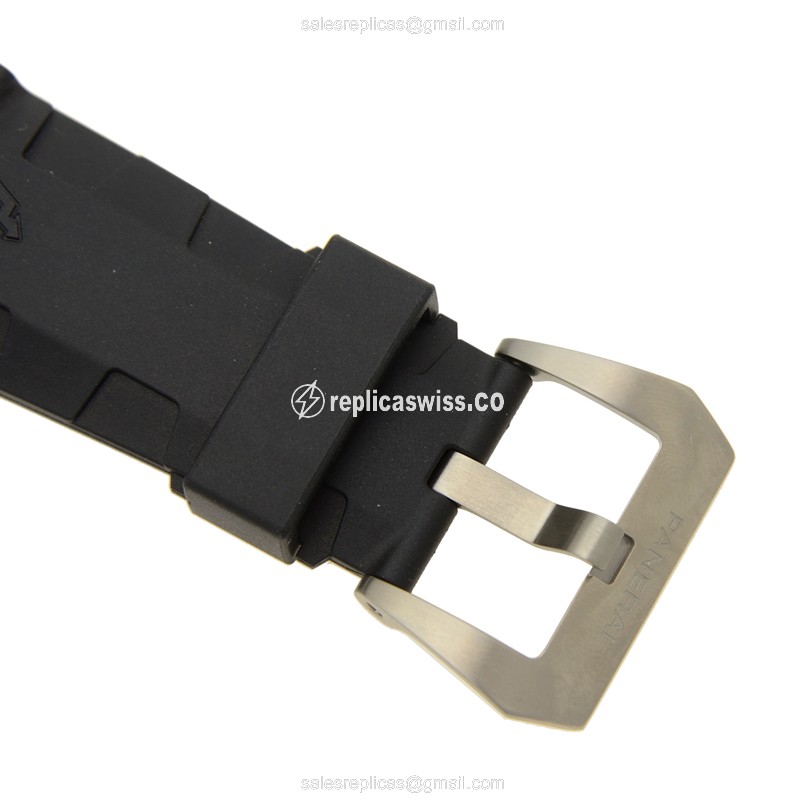 Panerai PAM00526 LUMINOR - Auto - Black Dial - Rubber Strap - Buckle Clasp - View 4