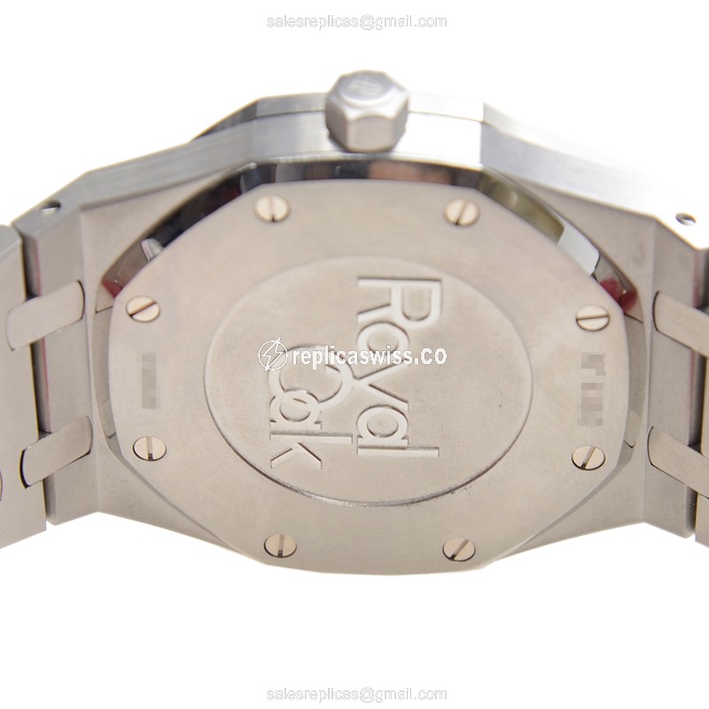 Audemars Piguet Royal Oak - Automatic - Steel Case - Black - Silver Strap - View 4