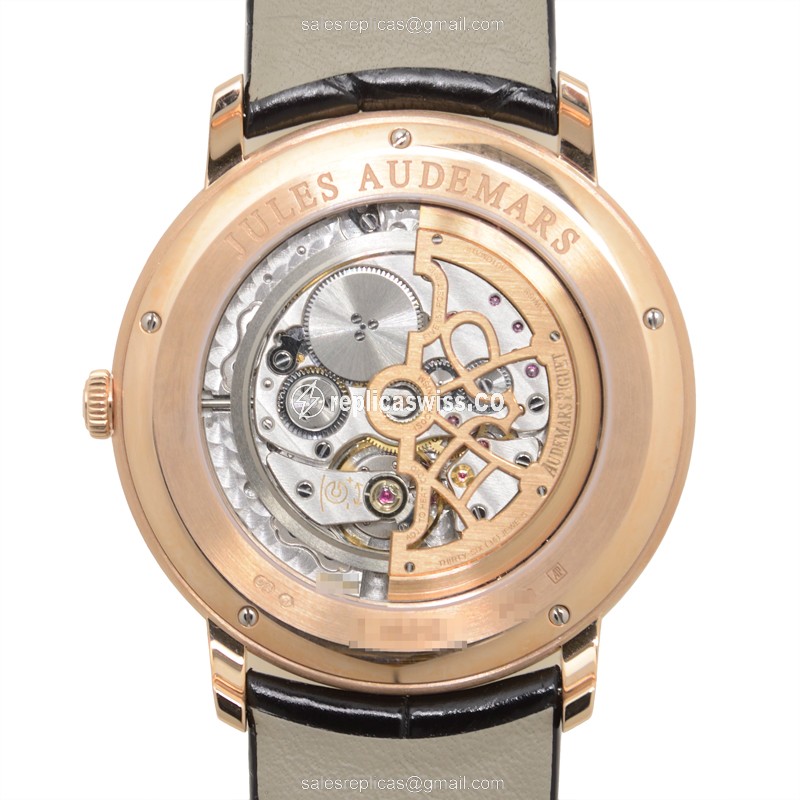 Audemars Piguet 15180OR.OO.A102CR.01 - Classic Auto - Rose Gold Case - Silver Dial - Black Alligator Strap - View 3