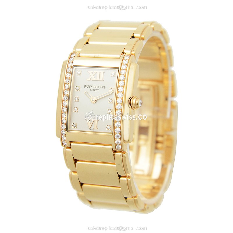 Patek Philippe 4910/11R-011 TWENTY-4 Quartz - 18kt Rose Gold Case - Silver Dial - Gold Strap - View 3