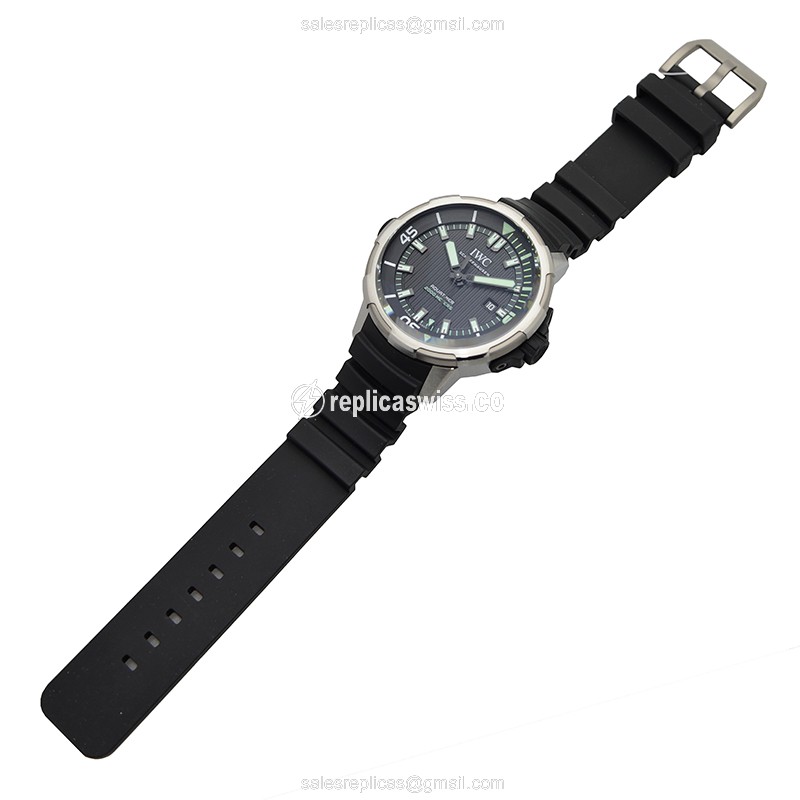 IWC AQUATIMER Titanium - Automatic - Black Dial - Black Rubber - Sapphire - Buckle - View 2