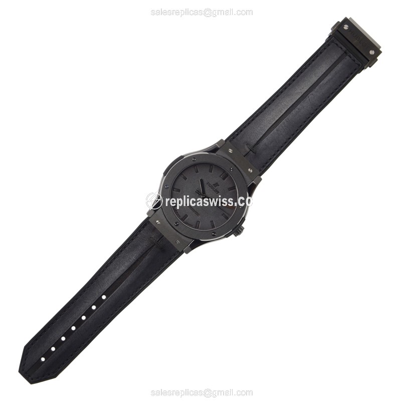 Hublot Classic Fusion Replica - Automatic - Ceramics Case - Black Dial - Rubber Strap - View 2