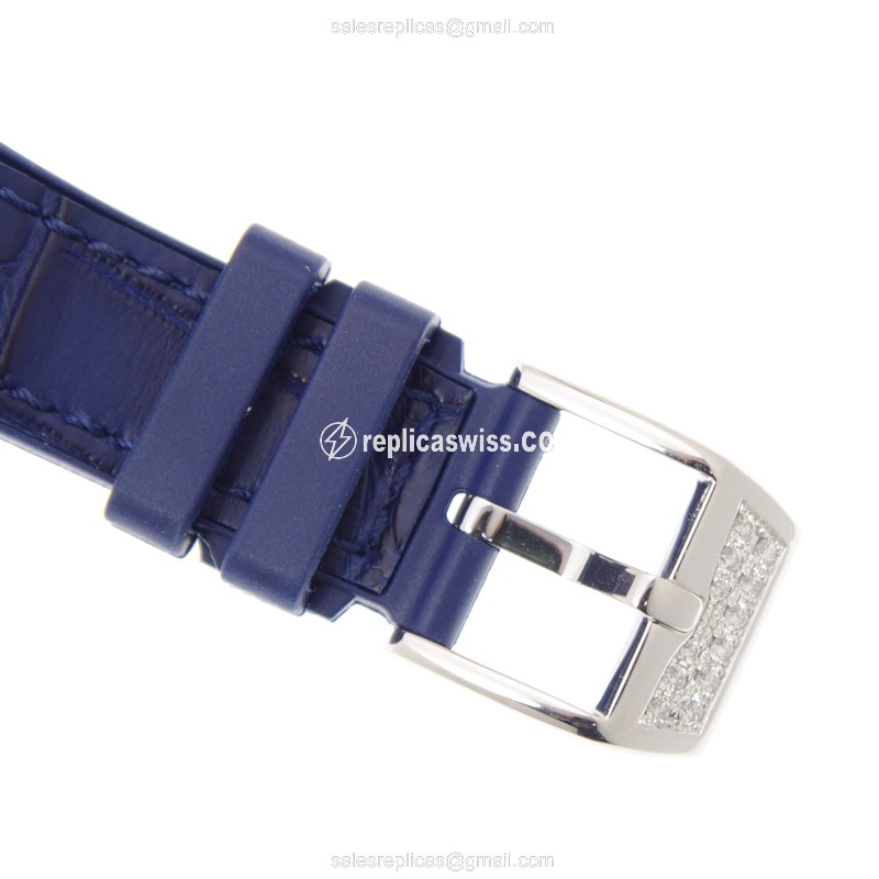 Franck Muller V32QZD Replica - Quartz - Diamond Case - White Dial - Blue Rubber Strap - View 4