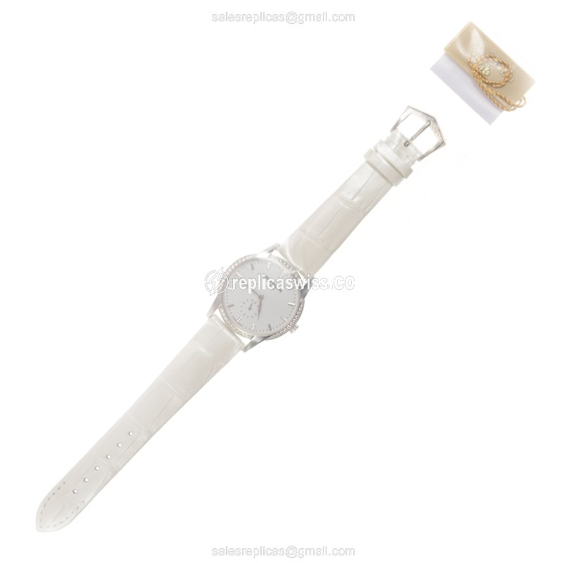 Patek Philippe Calatrava 7122-200G-001 - Manual Wind - 18kt White Gold - Diamond Bezel - View 2