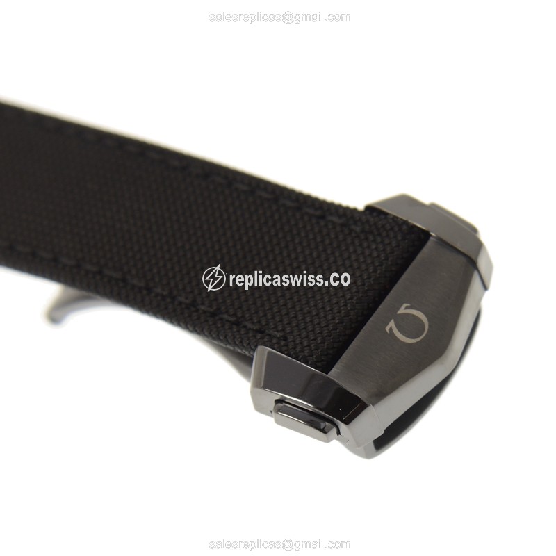 Omega Speedmaster Replica - Automatic - Ceramic Case - Black Dial - Black Nylon Strap - View 4