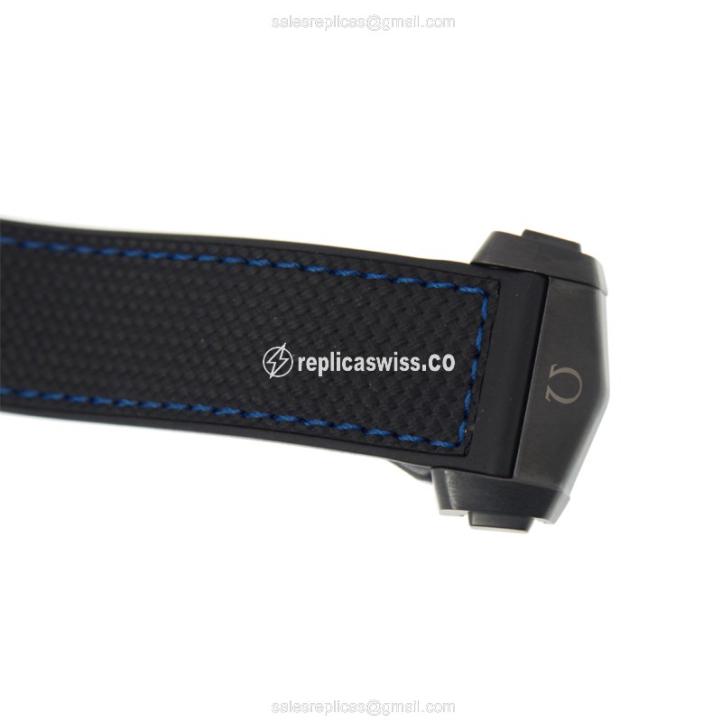 Omega Seamaster Ceramic - Automatic - Black Dial - Rubber Black Strap - Clasp - View 4