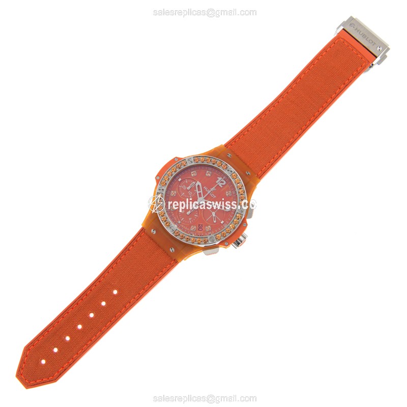 Hublot BIG BANG Automatic - Titanium Case - Orange Dial - Rubber Strap - Orange Clasp - View 2