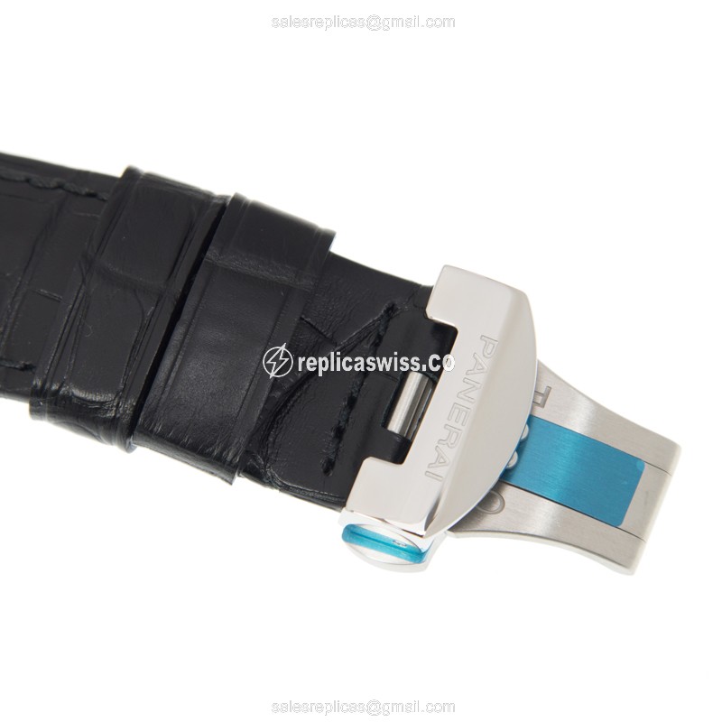 Panerai Luminor PAM00104 - Automatic - Black Dial - Stainless Steel Case - Black Alligator Strap - View 4
