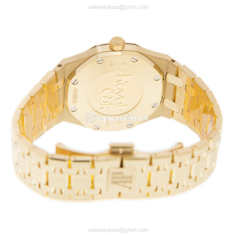 Audemars Piguet Royal Oak Quartz 18kt Gold - Diamond Bezel - Silver Dial - Gold Strap - View 4