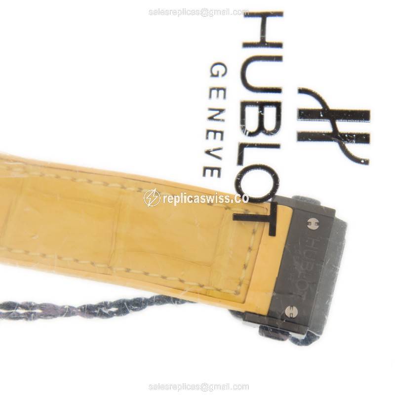Hublot BIG BANG Quartz - Black Dial - Ceramics Case - Yellow Alligator - Sapphire Crystal - View 4