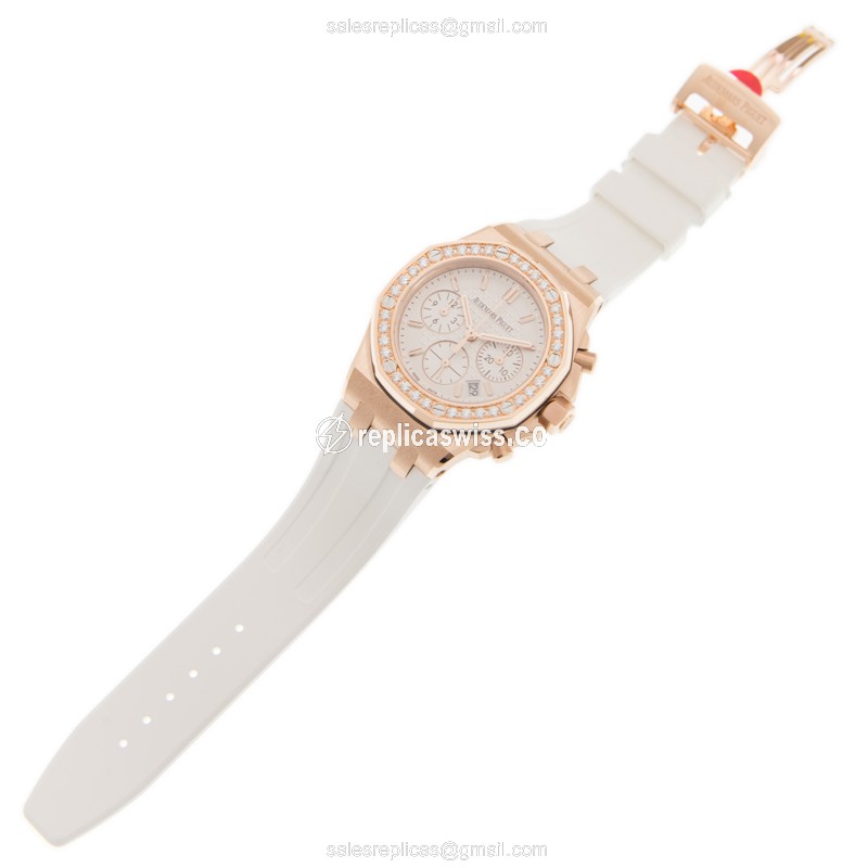 Audemars Piguet Royal Oak Offshore - Automatic - 18kt Rose Gold - Silver Dial - Rubber White Strap - View 2