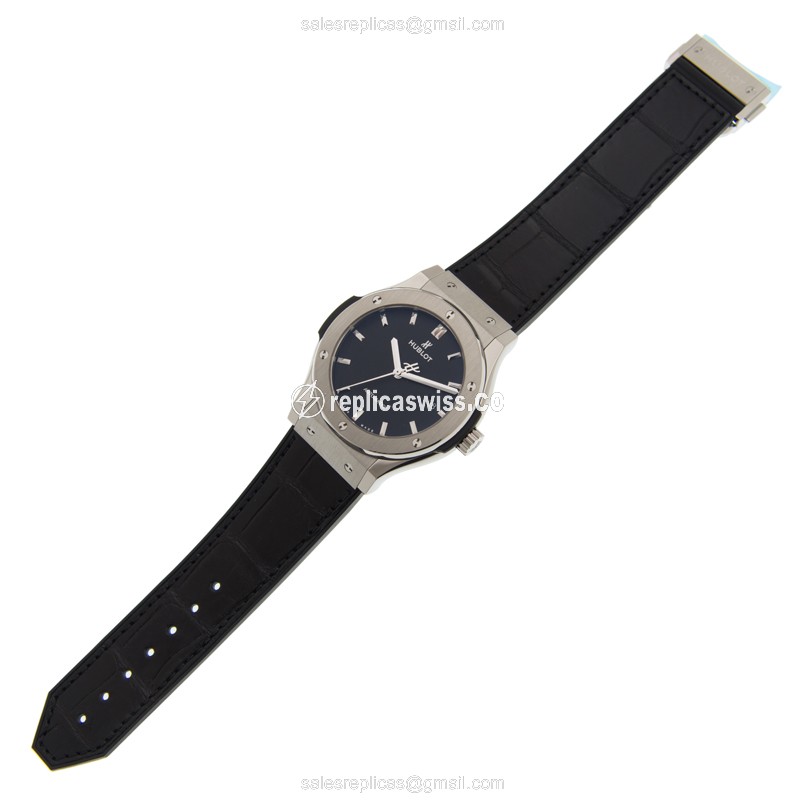 Hublot Classic Fusion Replica - Automatic - Titanium Case - Black Dial - Black Alligator Strap - View 2