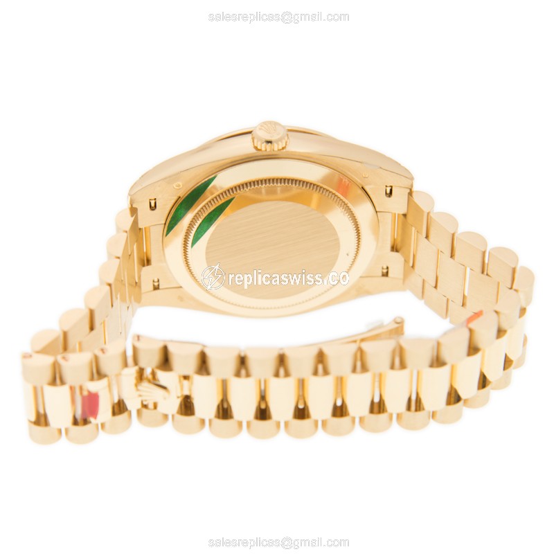 Rolex DAY-DATE Replica | Automatic | 18kt Gold Case, Diamond Bezel | Silver Dial - View 4