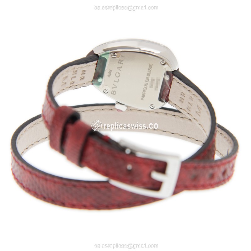 Bulgari 102780 SERPENTI Quartz - Red Dial - Diamond Accents - Buckle Clasp - Red Skin Strap - View 3