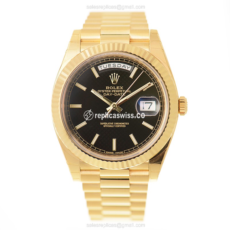 Rolex DAY-DATE Replica - Automatic - Black Dial on Gold Clasp - View 2