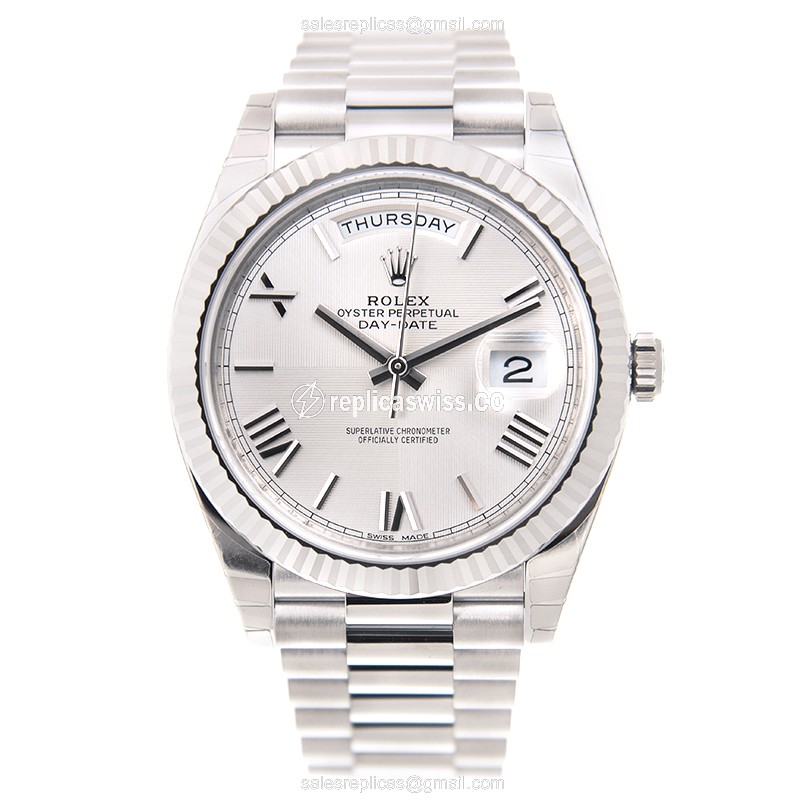 Rolex DAY-DATE Replica - Automatic - 18kt Gold - Silver Dial - Silver Clasp - View 2