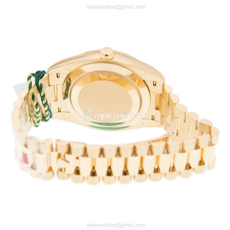 Rolex DAY-DATE Replica - Automatic - 18kt Gold Case - Diamond - Gold Dial & Clasp - View 4