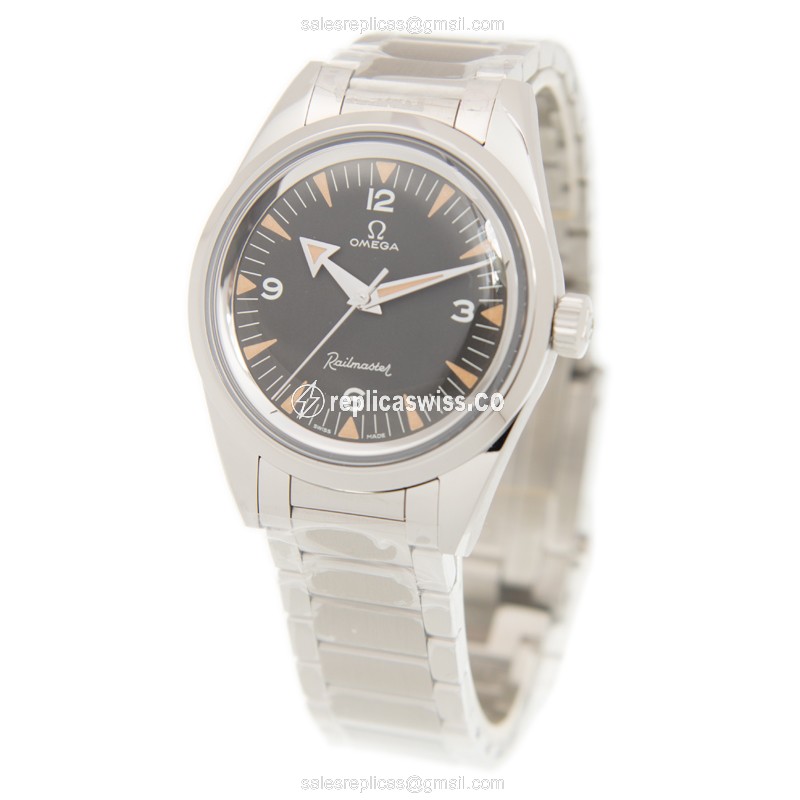 Omega Seamaster 220.10.38.20.01.002 - Automatic - Steel Case - Black Dial - Silver Strap - View 3