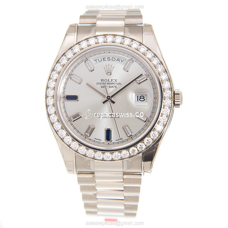 Rolex DAY-DATE Replica - Automatic - 18kt White Gold - Diamond - Silver Dial - View 2