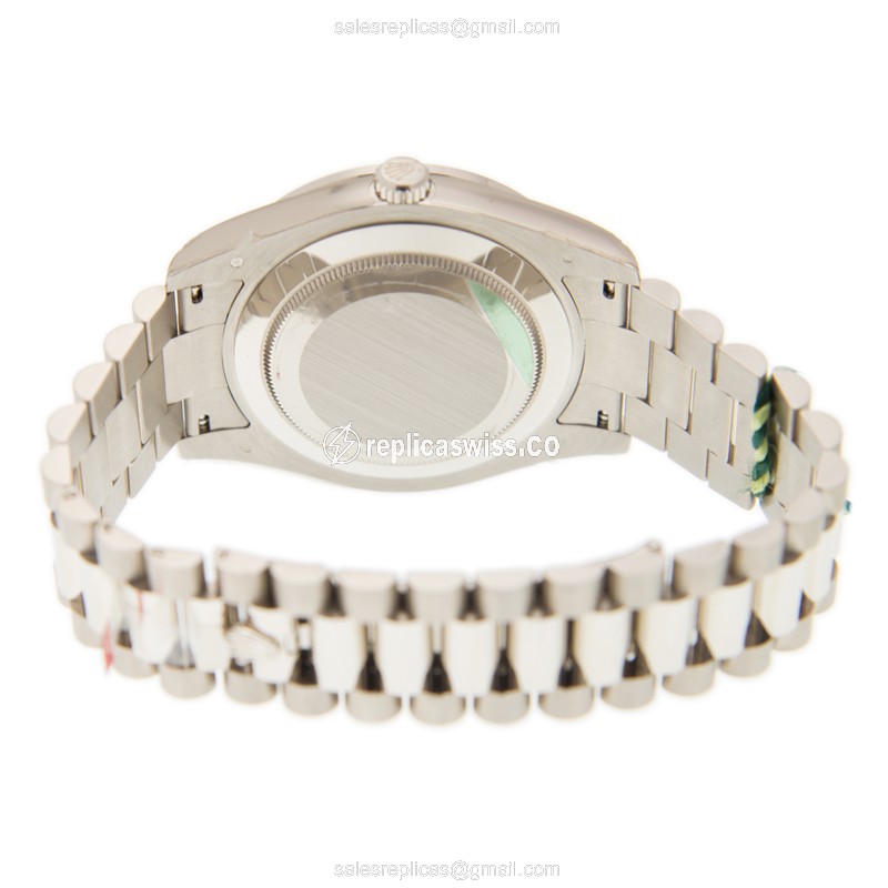 Rolex DAY-DATE Replica - Automatic - 18kt White Gold - Diamond - Silver Dial - View 4
