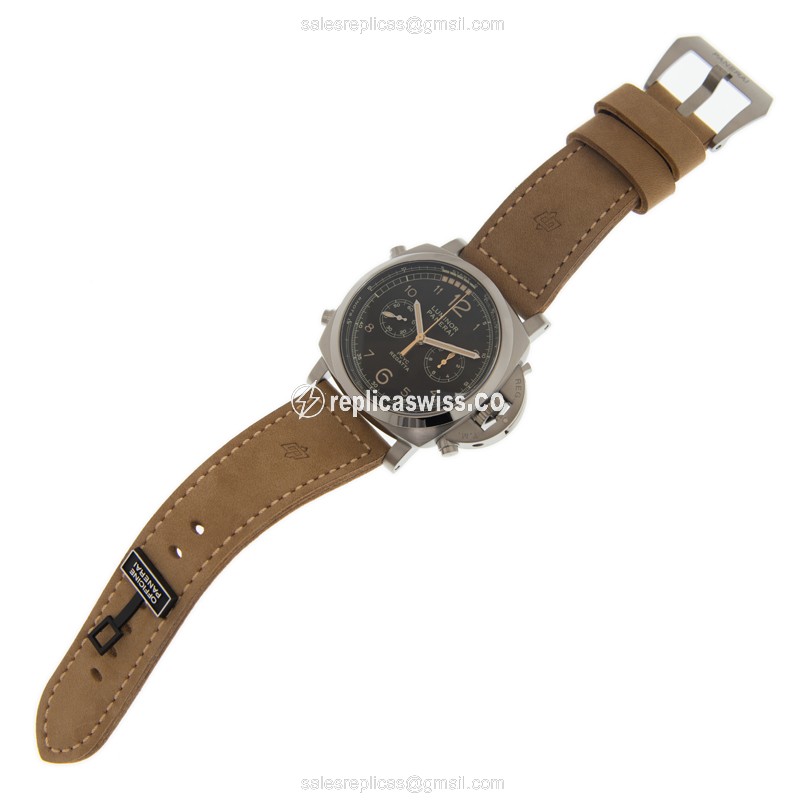 Panerai PAM00652 LUMINOR - Auto Titanium Case - Black Dial - Brown Cowhide - View 2