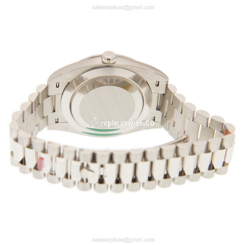 Rolex Day-Date Replica: Automatic 18kt White Gold - Silver Dial on Diamond Clasp - View 4