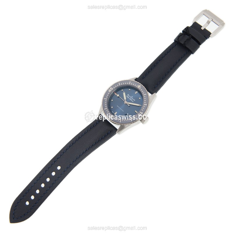 Blancpain 5100-1140-O52A FIFTY FATHOMS - Auto - Blue Steel - Blue Dial - Leather Strap - View 2